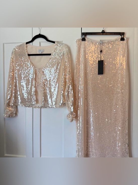 Gianni Bini Other - Gianni Bini Sequin 2-Piece Set Champagne NWT Skirt (M) Tie-Front Top (S)